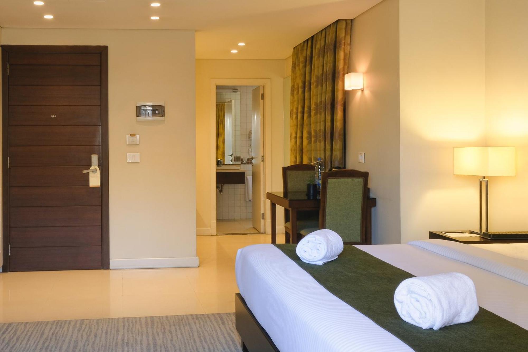 The Parisian Hotel เบรุต ภายนอก รูปภาพ