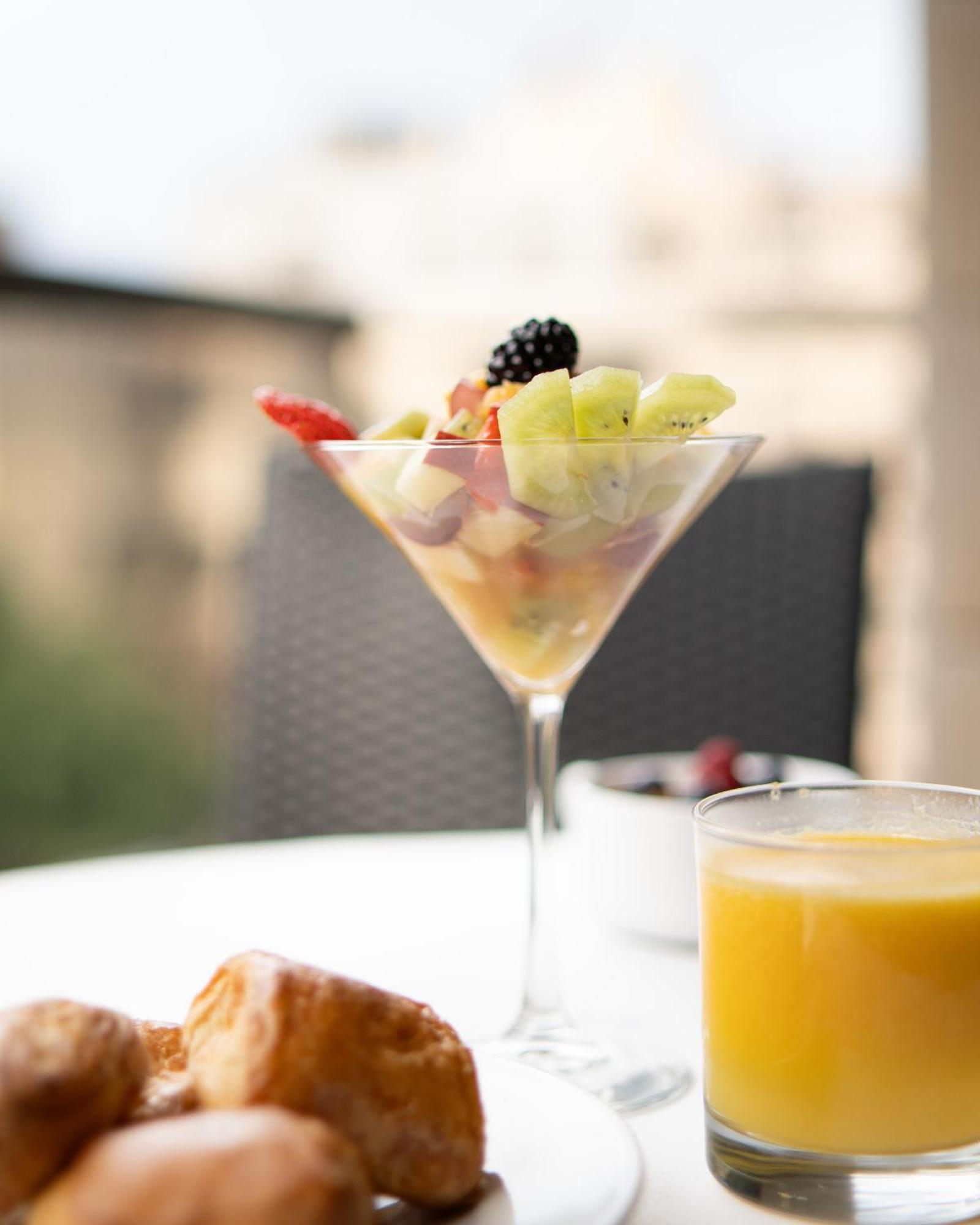 The Parisian Hotel เบรุต ภายนอก รูปภาพ